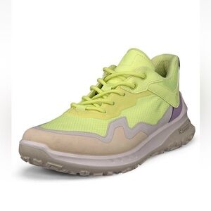 ECCO womens Ultra Terrain Low Hiking Shows Size 10-10.5